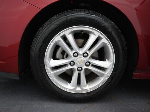 Used 2018 Chevrolet Cruze LT w/ Convenience Package FWD image 28
