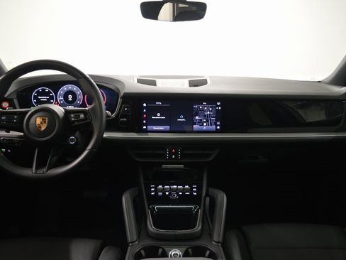 Certified 2025 Porsche Cayenne image 37