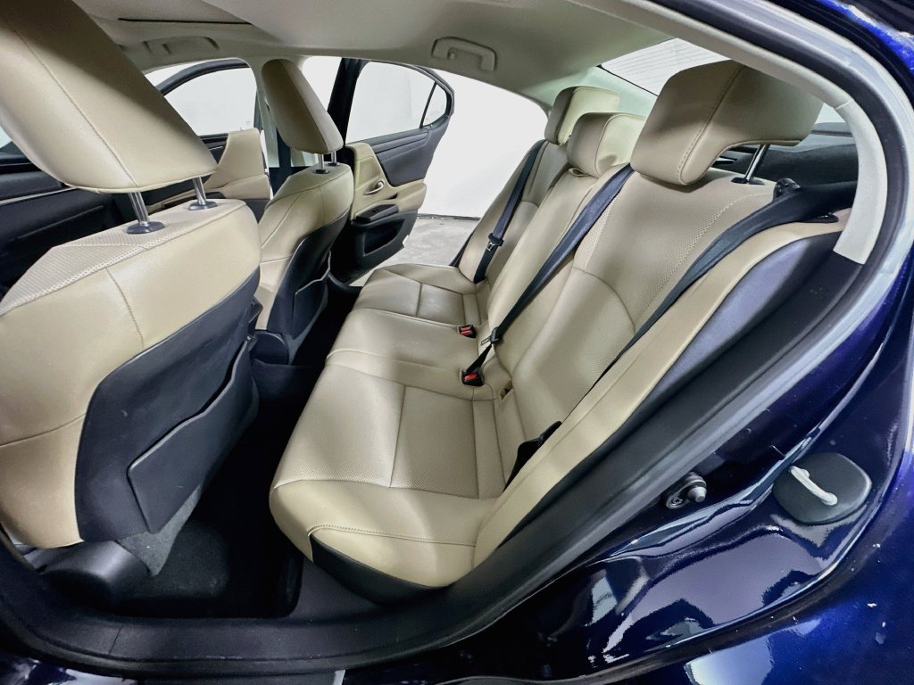 Used 2020 Lexus ES 350 w/ Premium Package FWD image 16