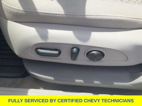 Used 2023 GMC Acadia SLE w/ Driver Convenience Package FWD image 24