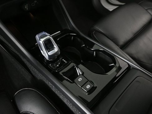 Used 2023 Volvo XC40 B5 Plus w/ Driver Assist Package image 13