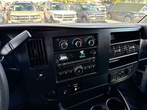 Used 2017 Chevrolet Express 2500 RWD image 18