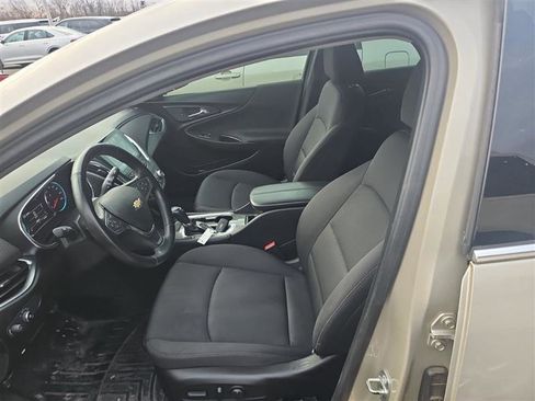 Used 2016 Chevrolet Malibu LT image 6