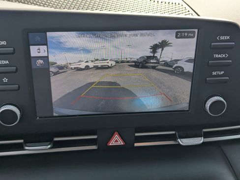 Used 2024 Hyundai Elantra SE image 11