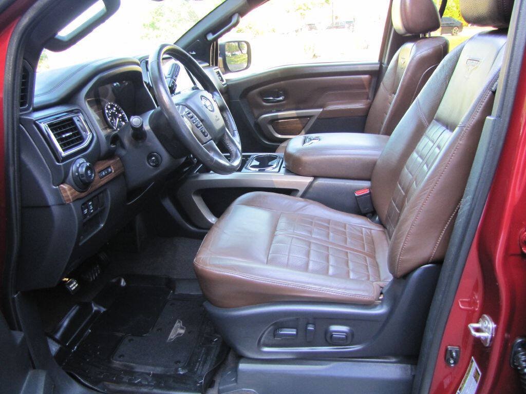 Used 2022 Nissan Titan Platinum Reserve w/ Moonroof Package AWD/4WD image 12