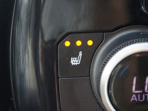 Used 2021 Toyota Highlander XLE FWD image 8