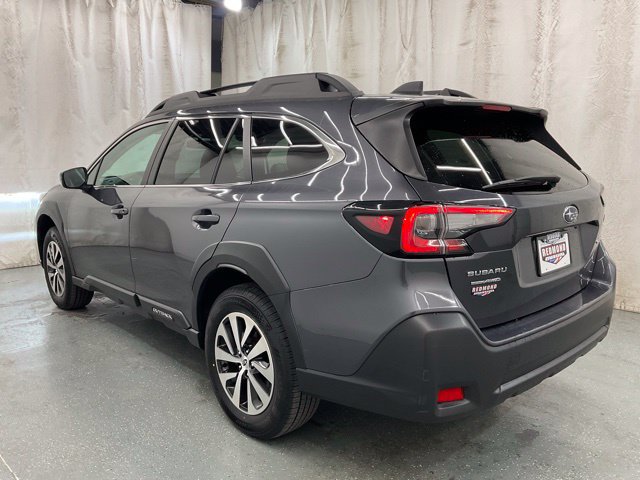 Used 2025 Subaru Outback Premium AWD/4WD image 5