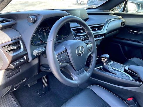 Used 2020 Lexus UX 200 w/ Premium Package image 16