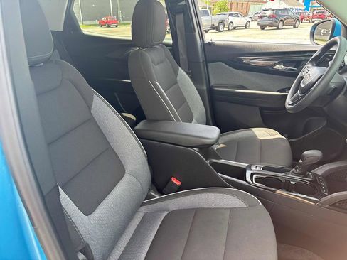 Used 2025 Chevrolet TrailBlazer LT AWD/4WD image 29