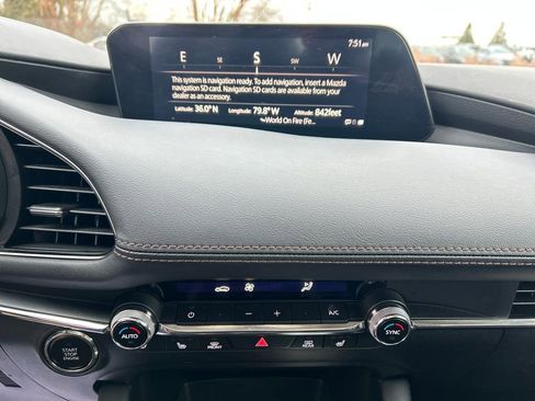 Used 2022 MAZDA MAZDA3 s image 22