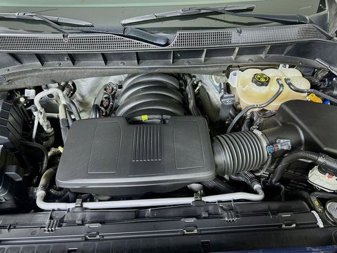 Used 2022 Chevrolet Silverado 1500 High Country w/ High Country Premium Package image 9