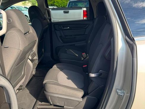 Used 2016 Chevrolet Traverse LT w/ Style and Technology Package FWD image 17