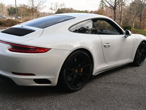 Certified 2018 Porsche 911 Carrera 4S image 9