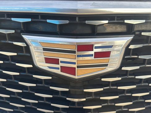 Used 2023 Cadillac XT6 Premium Luxury image 49