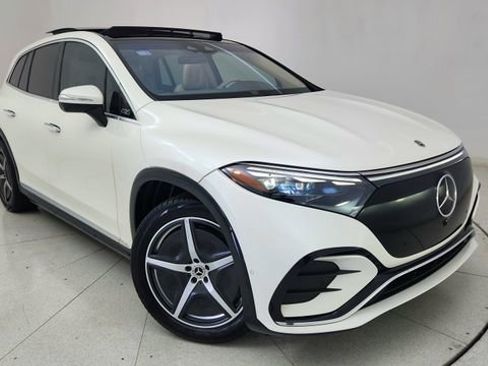 Used 2023 Mercedes-Benz EQS 580 4MATIC SUV w/ Acoustic Comfort Package image 87