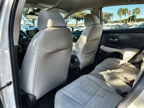 Used 2023 Honda HR-V LX image 12