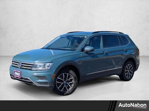 Used 2020 Volkswagen Tiguan SE image 1