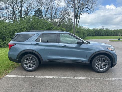 New 2026 Ford Explorer Active AWD/4WD image 13