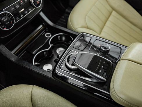 Used 2018 Mercedes-Benz GLS 450 4MATIC image 24