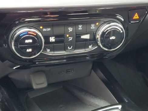 Used 2024 Chevrolet Trax ACTIV w/ Sunroof Package image 19