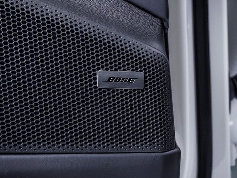 New 2026 Porsche Macan 4 Electric image 27