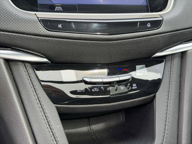Used 2024 Cadillac XT5 Premium Luxury w/ LPO, Floor Liner Package AWD/4WD image 32