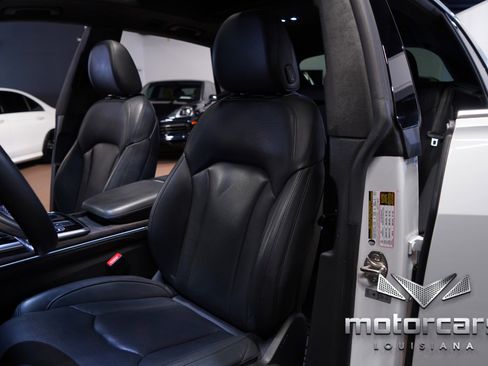 Used 2020 Audi Q8 Prestige image 29