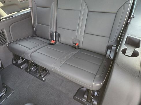 New 2026 Chevrolet Suburban Premier w/ Sun And Tow Package AWD/4WD image 23