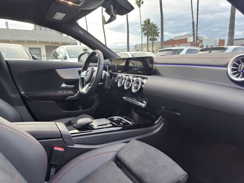 Used 2023 Mercedes-Benz CLA 250 image 35