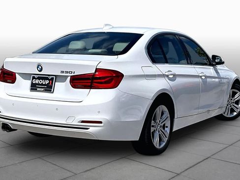 Used 2017 BMW 330i Sedan RWD image 11