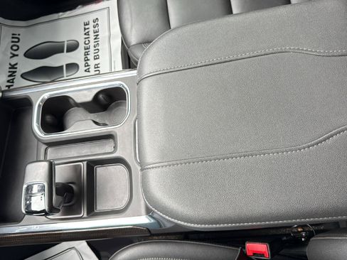 Used 2024 Chevrolet Silverado 1500 LT Trail Boss w/ Convenience Package II AWD/4WD image 19
