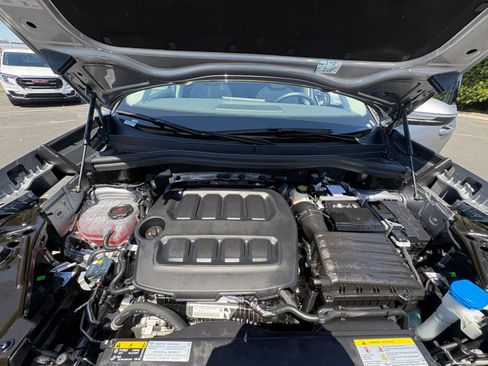 Used 2026 Volkswagen Tiguan SE FWD image 35