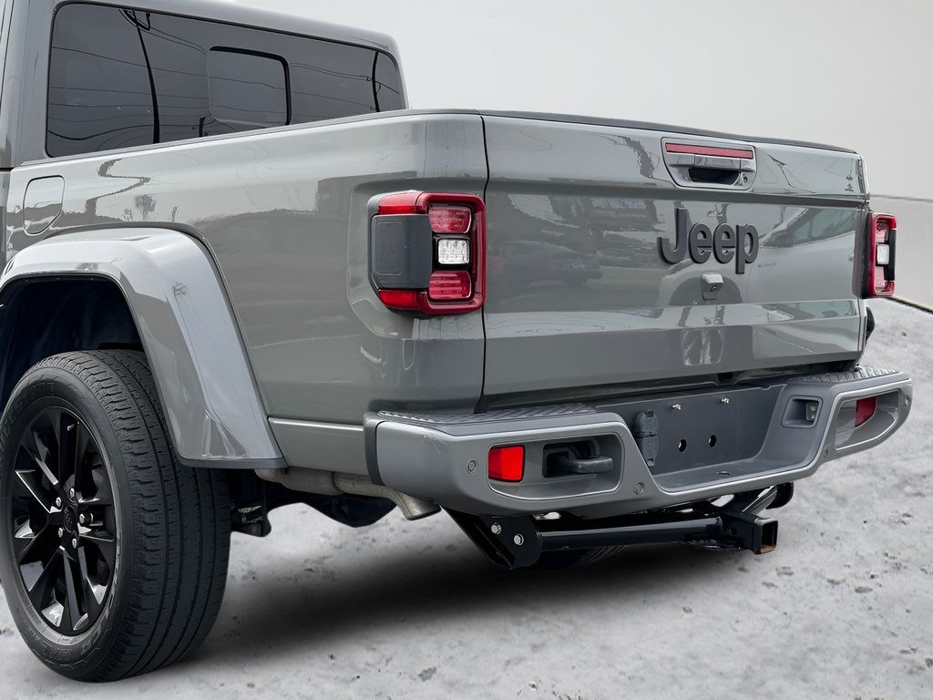 Used 2023 Jeep Gladiator Overland AWD/4WD image 36
