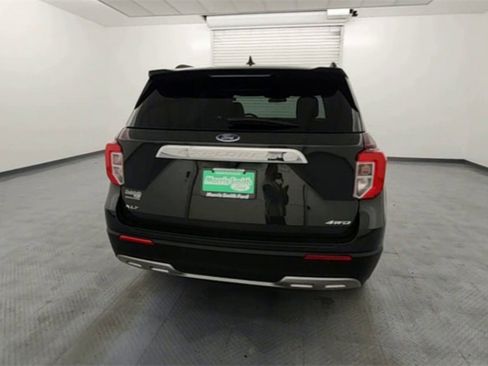 Used 2023 Ford Explorer XLT w/ Equipment Group 202A image 7