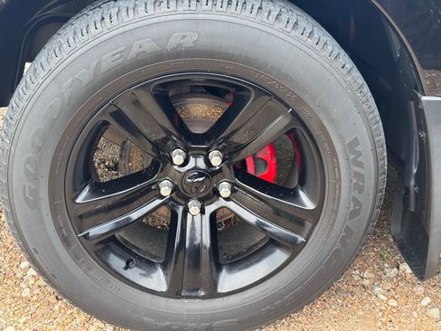 Used 2017 RAM 1500 Sport RWD image 33