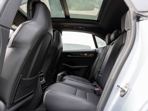 New 2025 Porsche Macan Electric image 41