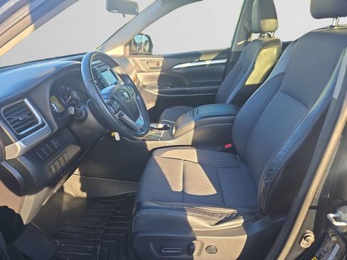 Used 2014 Toyota Highlander Plus image 10