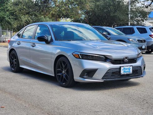 Used 2023 Honda Civic Sport image 3