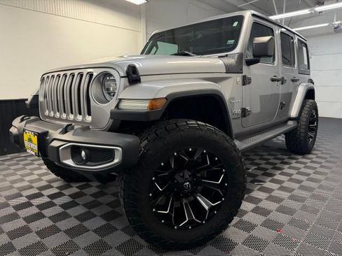 Used 2018 Jeep Wrangler Unlimited Sahara w/ Uconnect 4C Nav & Sound Group AWD/4WD image 3