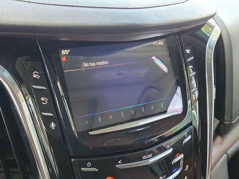 Used 2016 Cadillac Escalade Luxury AWD/4WD image 31