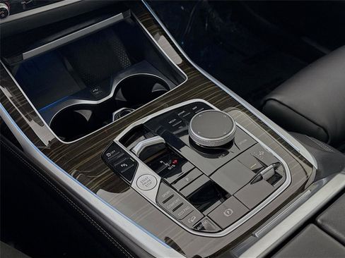 Used 2023 BMW X7 xDrive40i image 27