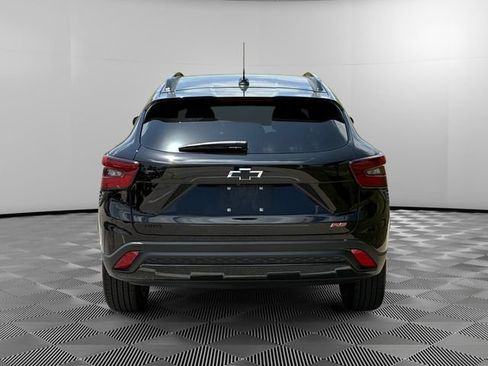 Certified 2025 Chevrolet Trax RS w/ Sunroof Package FWD image 4