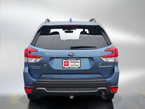 Used 2021 Subaru Forester Premium image 4