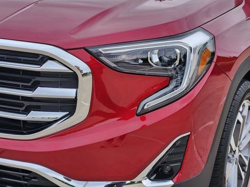 Used 2021 GMC Terrain SLT w/ Infotainment Package II FWD image 9