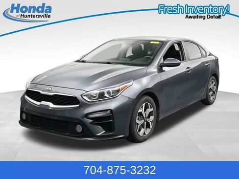 Used 2021 Kia Forte LXS FWD image 3