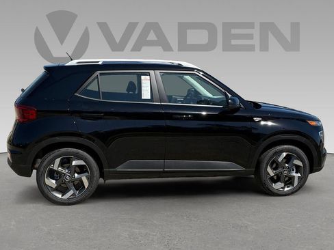 New 2026 Hyundai Venue SEL FWD image 32