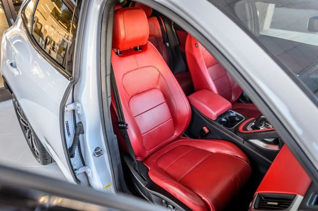 Used 2020 Jaguar E-PACE R-Dynamic HSE AWD/4WD image 44