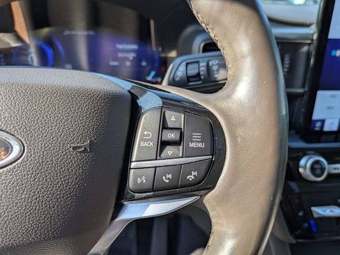 Certified 2023 Ford Explorer Platinum w/ Technology Package AWD/4WD image 19