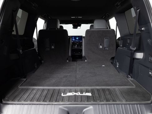 Used 2025 Lexus GX 550 w/ Accessory Package (2T) AWD/4WD image 20
