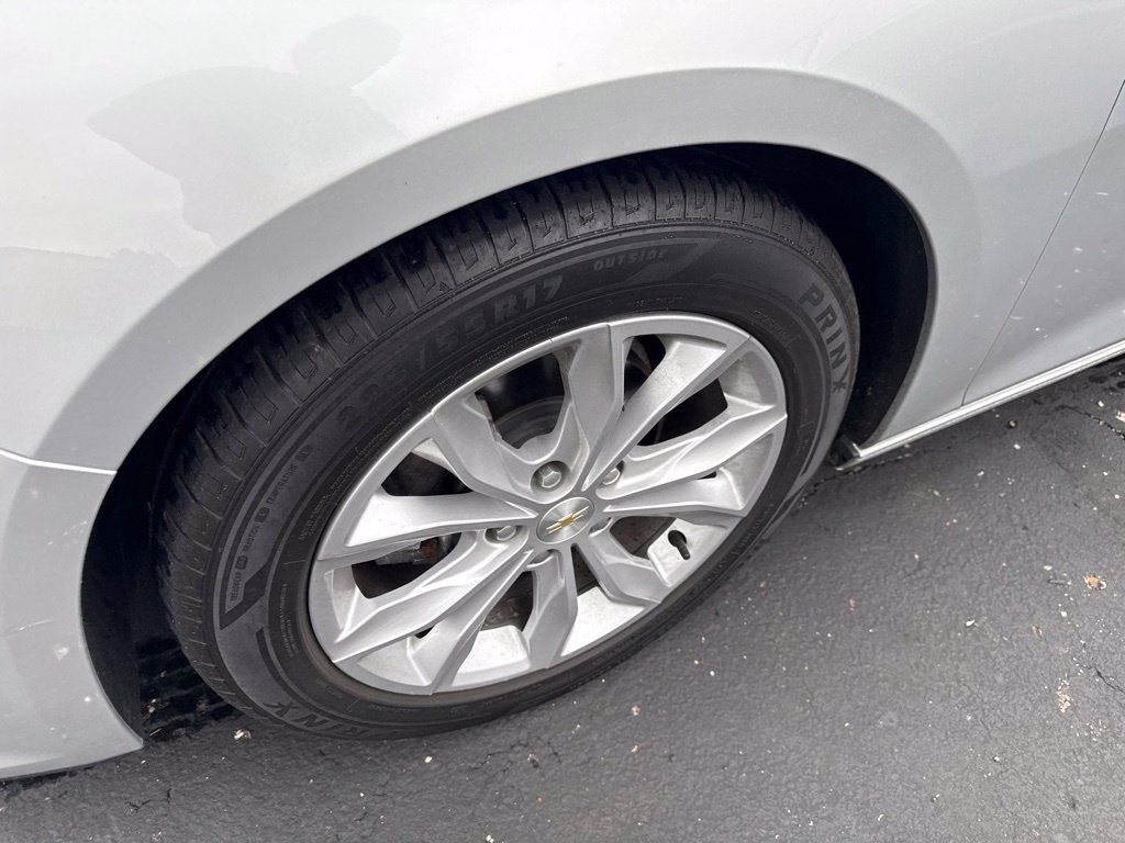 Used 2022 Chevrolet Malibu LT FWD image 13